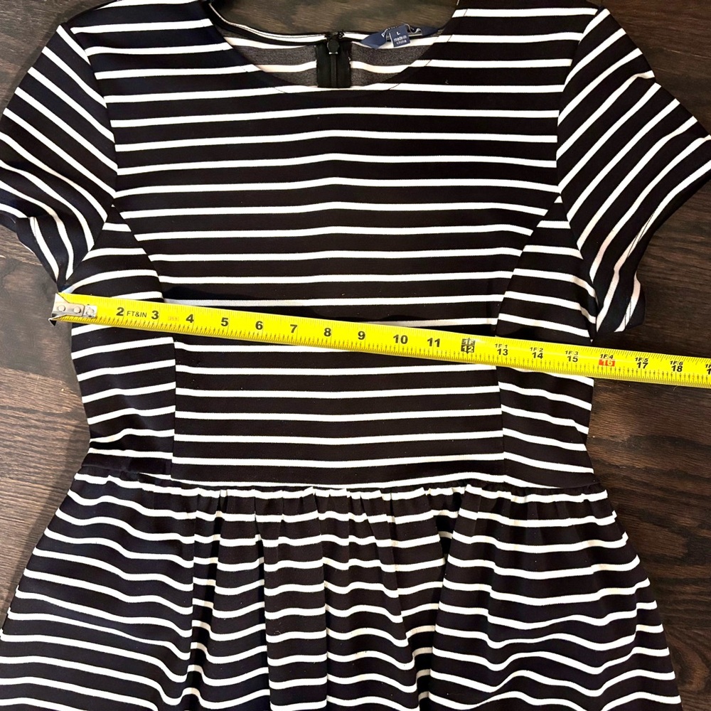 Peter Som Black and White Striped Fit and Flare Mini Dress Sz L - Picture 3 of 9